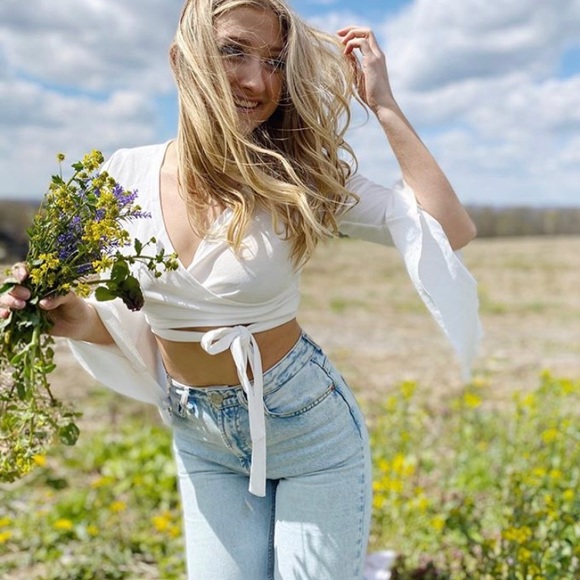 NWOT CROP TOP FLUTTER SLEEVE - MEDIUM OR LARGE - Picture 1 of 7